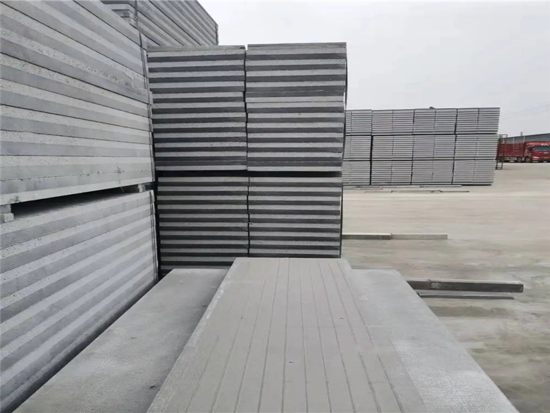 建筑外墻免拆模板